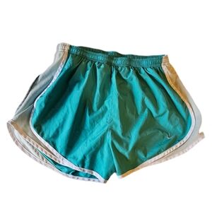 Nike Women's Dri-FIT Tempo Mid-Rise Running Shorts M